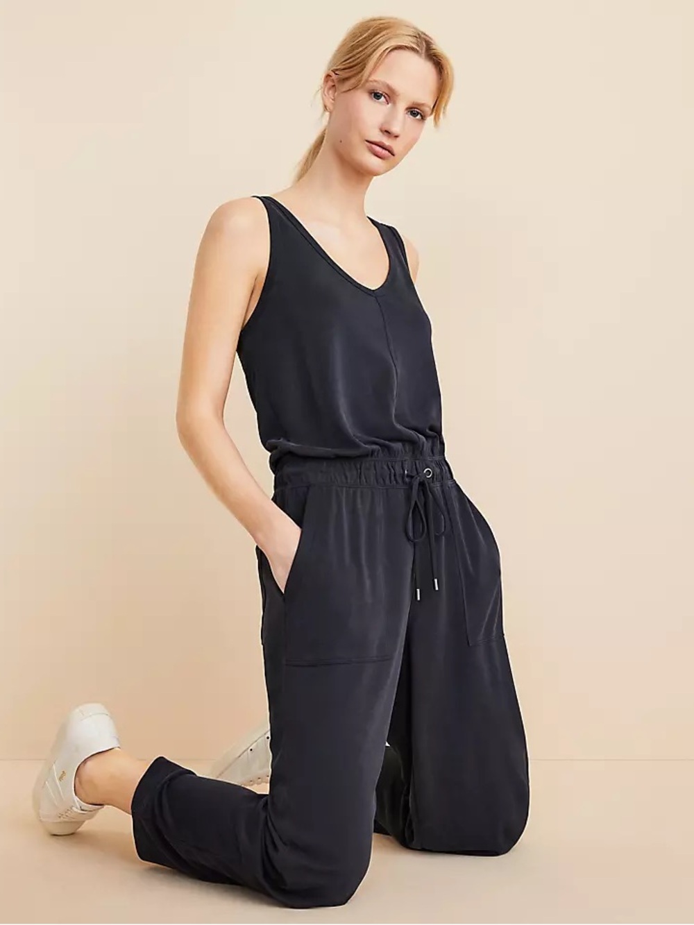 Lou & Grey Gray V-Neck Sleeveless Jumpsuit